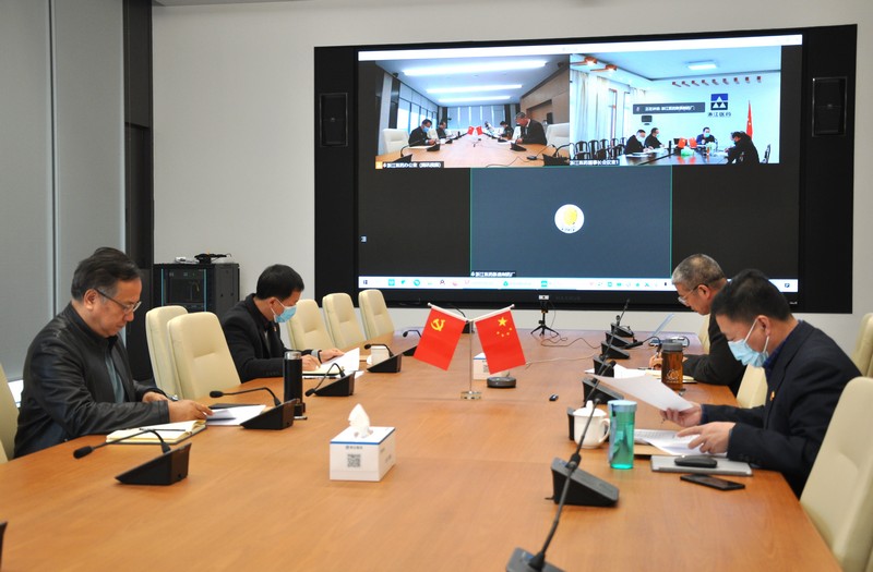 1642987828424349pNc8.jpg DSC_1143.jpg